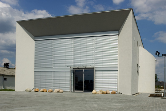 Išorinės žaliuzės Z90 in a facade cassette