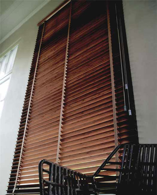 Charakteristikos Wooden blinds 50mm, belt ladder