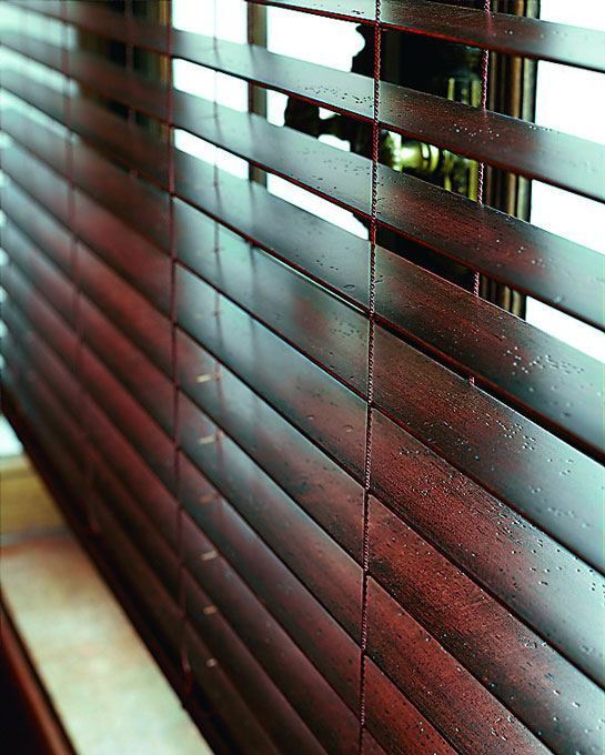 Charakteristikos Wooden blinds 50mm, rope ladder