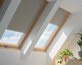 „RoofLITE+ DUA“ tamsinančios žaliuzės su šoninėmis juostelėmis