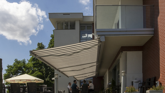 
										Lauko terasos markizės
																						