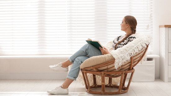 Baltos medinės žaliuzės